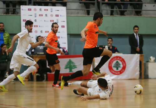 الميادين يُعادل بنك بيروت 1-1 في نهائي الصالات